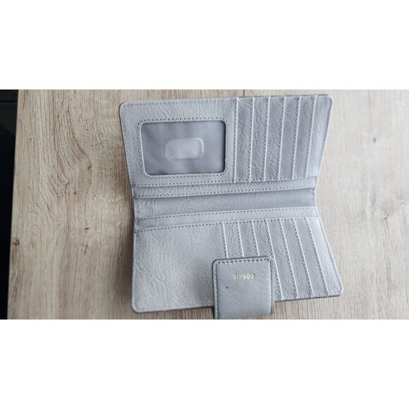 Fossil Gray Leather Wallet - Picture 6 of 13